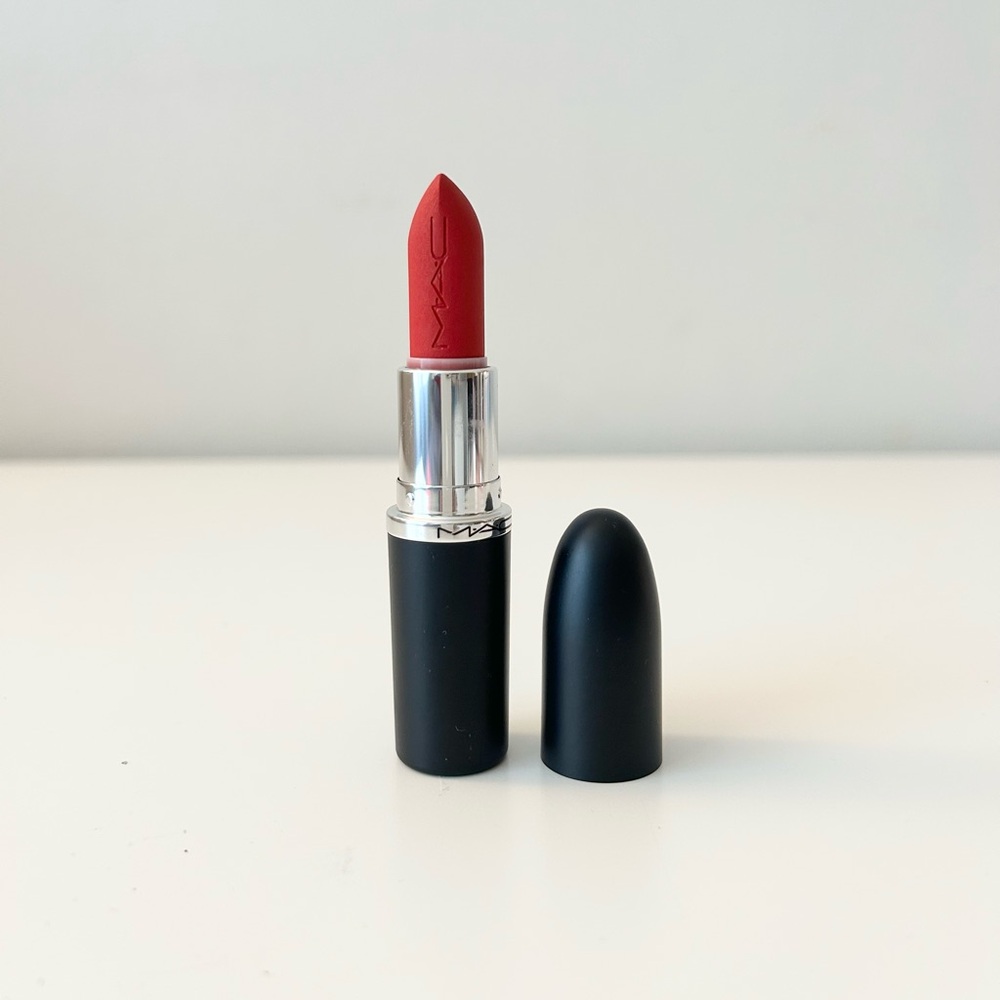 🌸MAC COSMETICS MACximal Silky Matte 12HR Wear Lipstick Ruby Woo Full Size 3.4 g - Picture 3 of 10